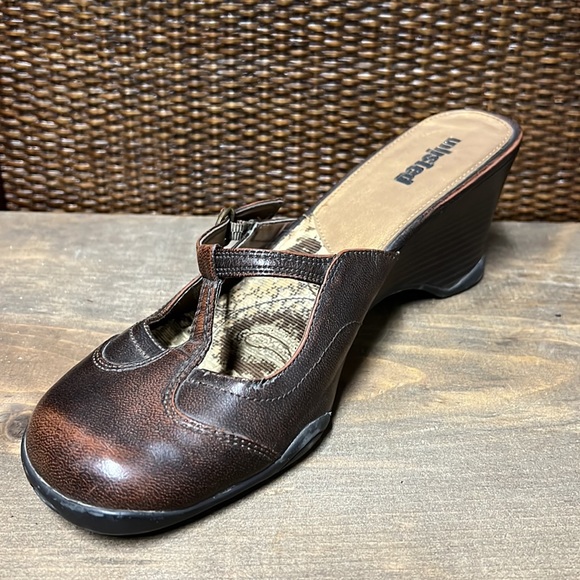 90’s Unlisted Showcase Brown Wedges - Picture 10 of 16